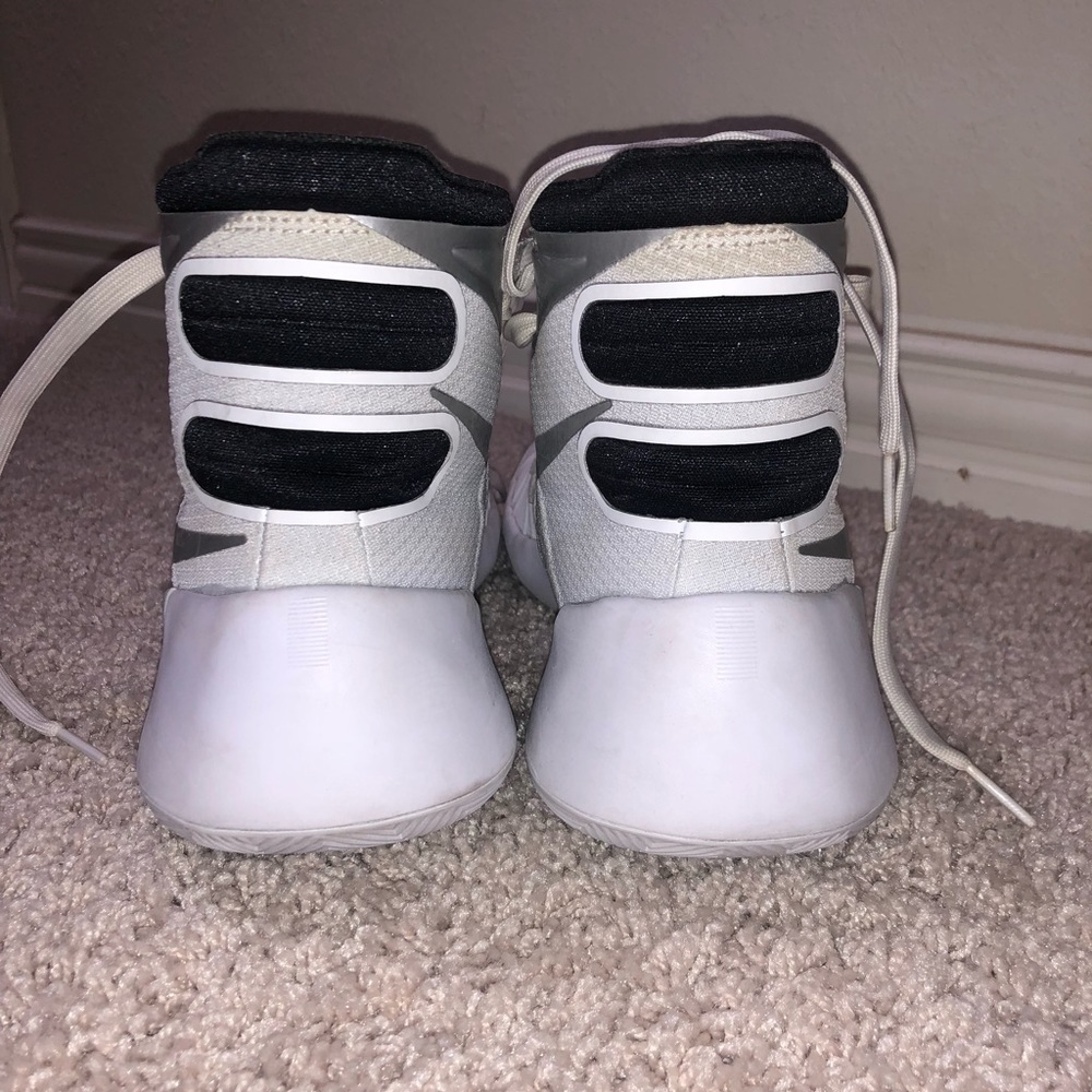 2015 Nike hyperdunk